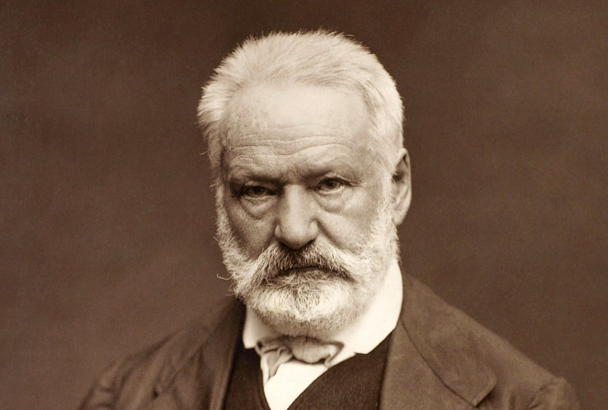 Victor Hugo, novelista francés: "El sueño del héroe es ser grande en todas partes y pequeño al lado de su padre"