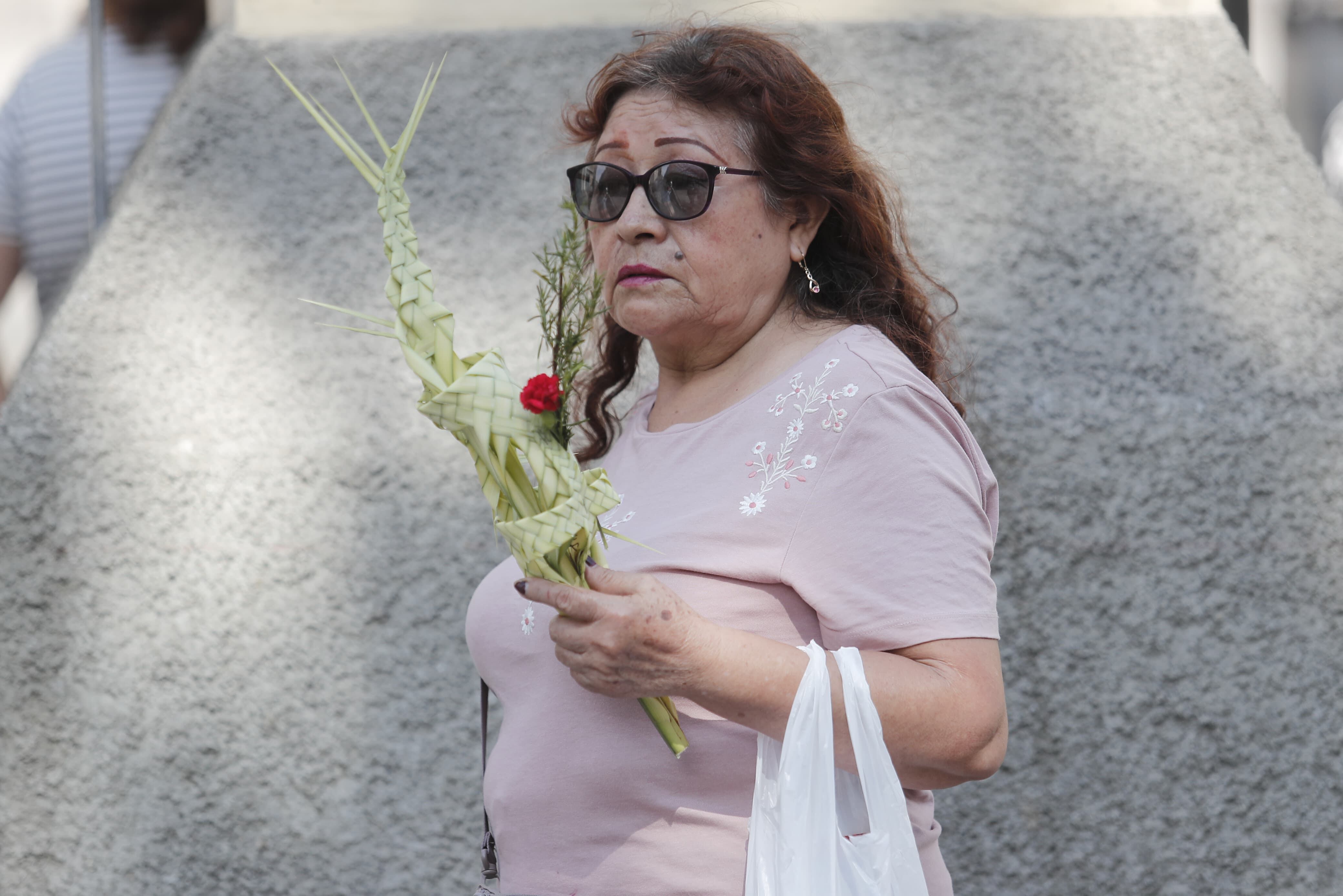 Decenas de fieles participaron este Viernes Santo en el recorrido de las 7 iglesias, organizado por la Gerencia de Desarrollo Económico de la Municipalidad de Lima. Foto: Jesús Saucedo