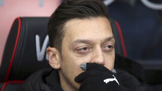 Fortnite sería el principal causal de la demora en la recuperación de los problemas de espalda de Mesut Özil