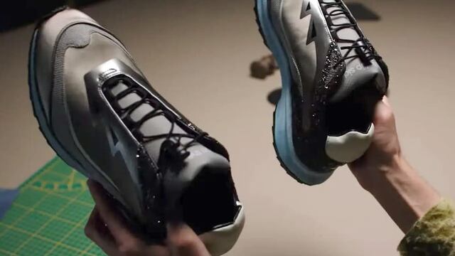 Samsung ha diseñado una zapatillas que permiten controlar el smartphone con los pies
