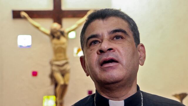 Obispo retenido en sede episcopal de Nicaragua pide orar por su liberación