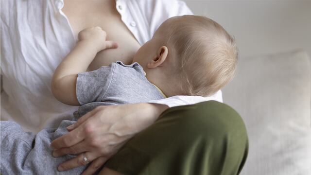Leche materna: Pediatra afirma que también podría tener octógonos