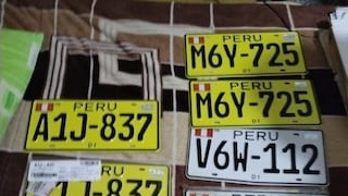 Imperio ilegal de placas de rodaje clonadas del Perú: su líder está libre y así desafía las leyes