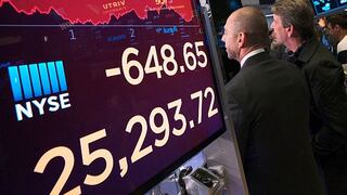 Wall Street abre al alza tras desplome en sesión anterior por guerra comercial