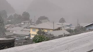 San Vicente: espesas capas de ceniza cubren la isla caribeña tras la erupción del Volcán La Soufriere