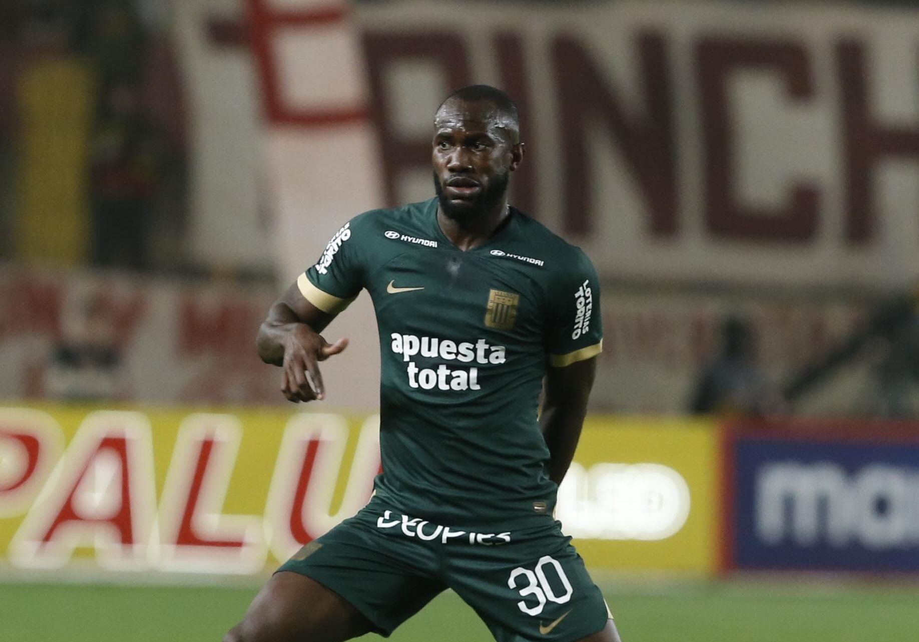 El delantero de Alianza Lima fue sustituido en el clásico ante Universitario del último viernes, debido a esta lesión.