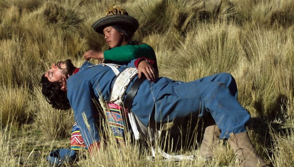 "Érase una vez en los andes": La historia de amor entre un soldado chileno y una pastora peruana llega a los cines | Foto: Captura YouTube