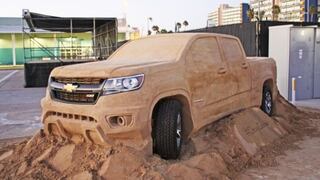 VIDEO: Chevrolet Colorado de tamaño real esculpido en arena