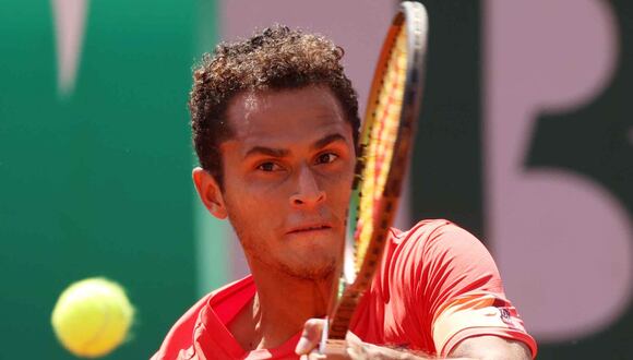 Nuestra primera raqueta nacional no pudo ante el local Camilo Ugo Carabelli y perdió con parciales de 7-6, 6-4.