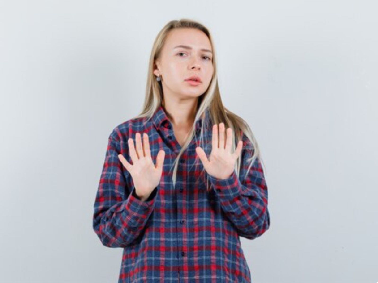 Si evitas conflictos de manera constante, estarás cargando resentimiento en tu interior, según expertos psicológicos. (Crédito: Freepik)