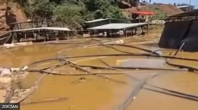 Las fuertes lluvias en la región causaron la inundación de la mina de oro en El Callao, Venezuela. (Zoedan).