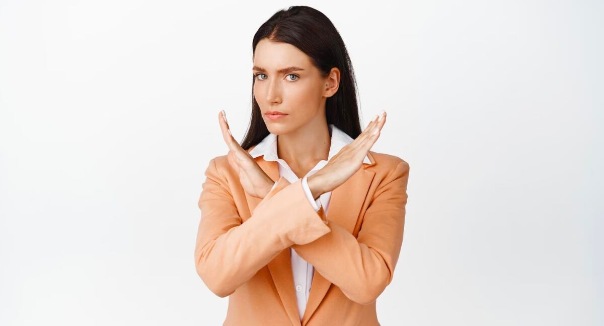 Empezar a establecer límites con los demás es importante para el bienestar mental. Foto: FreePik.