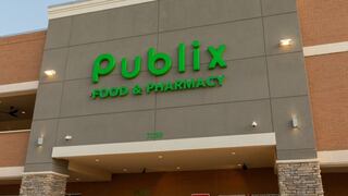 Este supermercado permite portar armas de fuego a la vista tras cambio en la ley de Florida