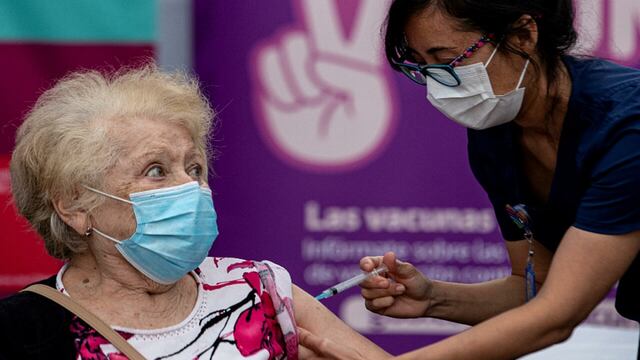 Chile: ¿quiénes deben vacunarse con dosis de refuerzo esta semana? 