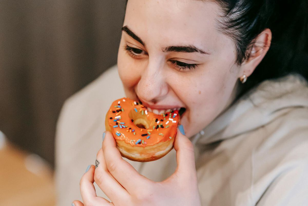 SALUD | El hambre emocional es una realidad y el estrés es su principal causa. Aprende cómo batallar con esto y no subir de peso. (Foto: Andres Ayrton / Pexels)