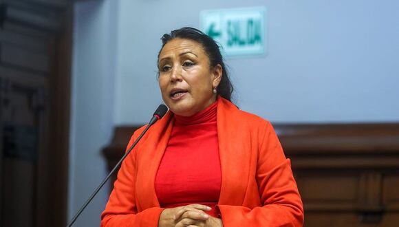 Elizabeth Medina destacó que su pareja Víctor Humberto Morales Chocano ha venido colaborando y “viene apoyando” al Ministerio Público. (Foto: Congreso)