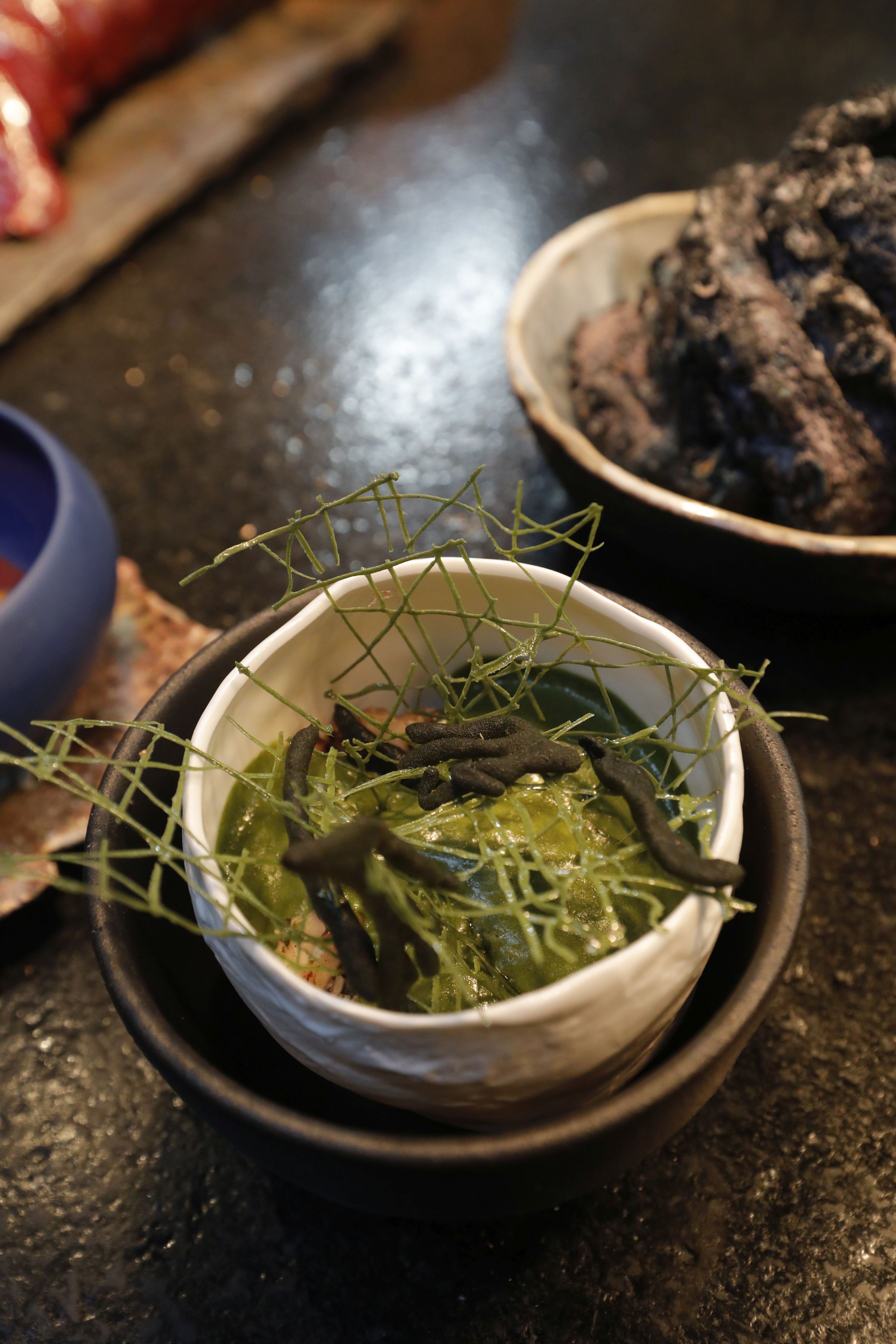 Este paso es una sorpresa que lleva en su interior pulpo caliente.