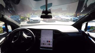 El revolucionario video de un Tesla conduciéndose solo en 2016 fue un montaje, según el director de Autopilot