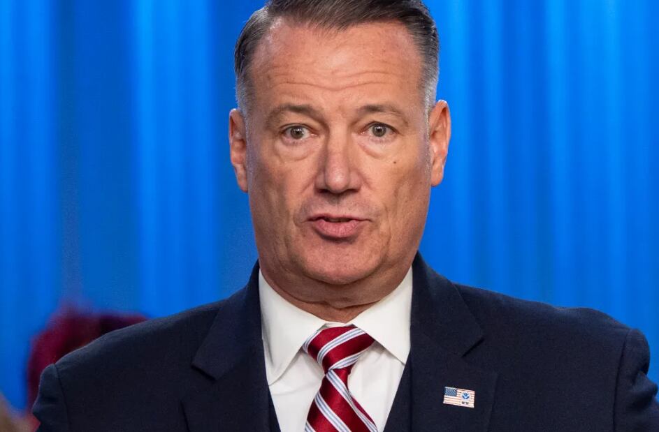 Todd Lyons es el director interino del Servicio de Inmigración y Control de Aduanas (Foto: AFP)