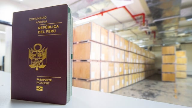 Migraciones eleva a 400 mil su stock de libretas de pasaporte y amplía atención