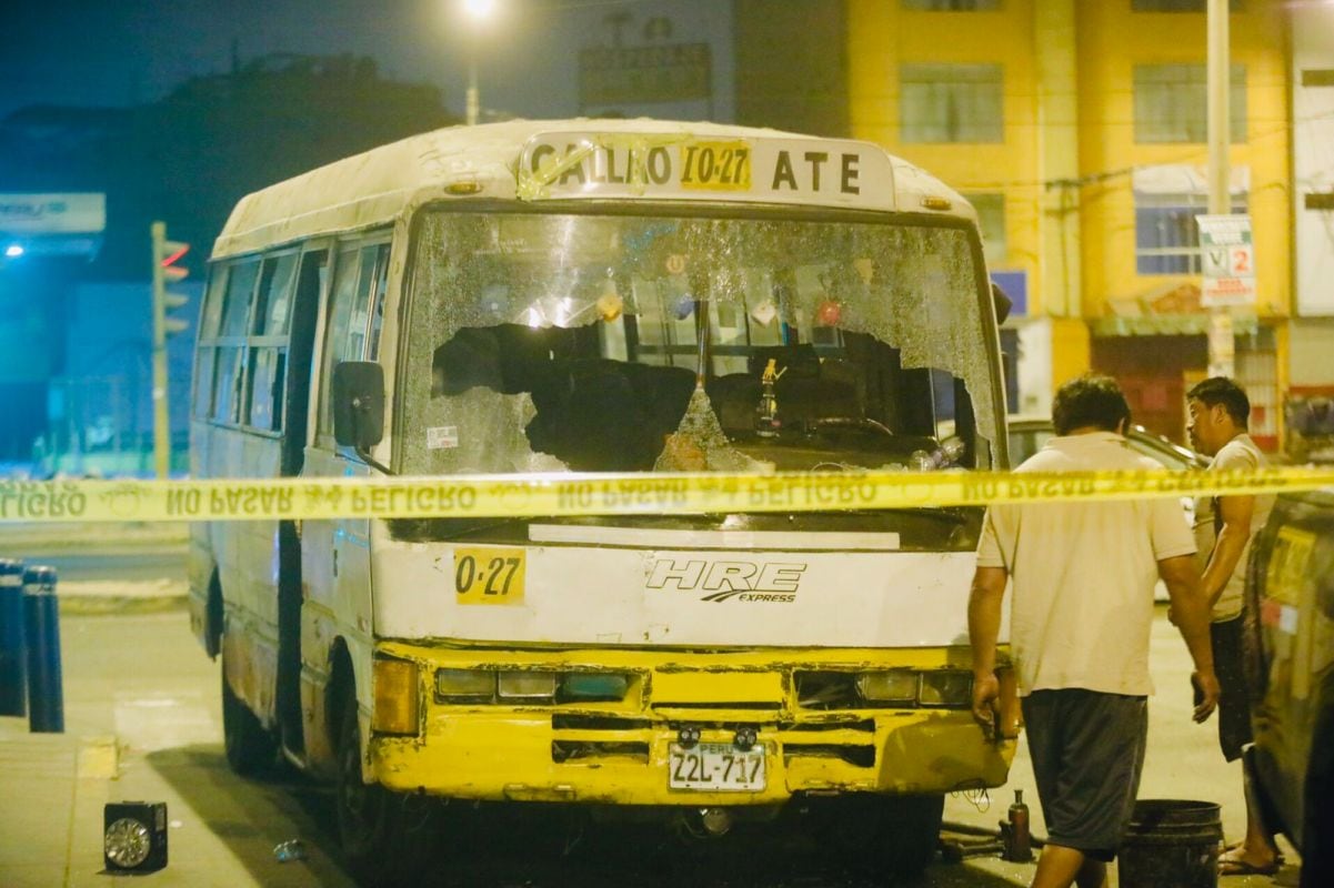 Extorsionadores disparan contra vehículo lleno de pasajeros. El hecho ocurrió en San Martín de Porres. Fotos: @photo.gec