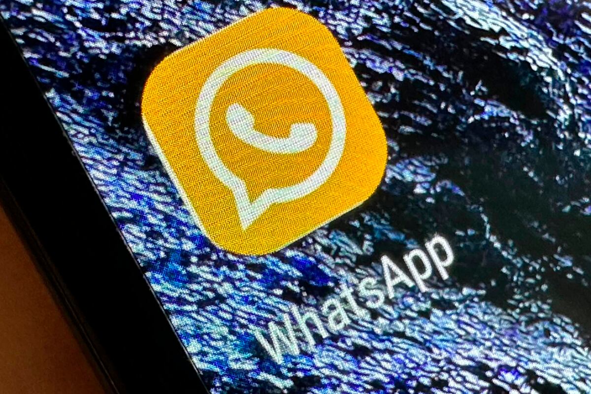 Truco para cambiar el color del ícono de WhatsApp a naranja por Halloween. (Foto: MAG - Rommel Yupanqui)