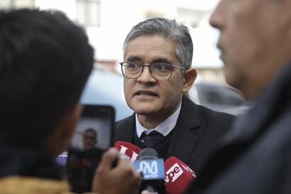 Fiscal José Domingo Pérez solicita a Delia Espinoza que pida la suspensión temporal de Fernández Jerí