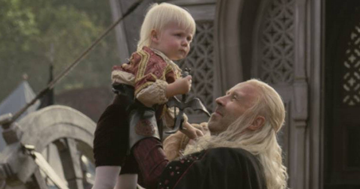 Viserys Targaryen celebrando el cumpleaños de su hijo Aegon II en el tercer episodio de "House of the Dragon" (Foto: HBO)