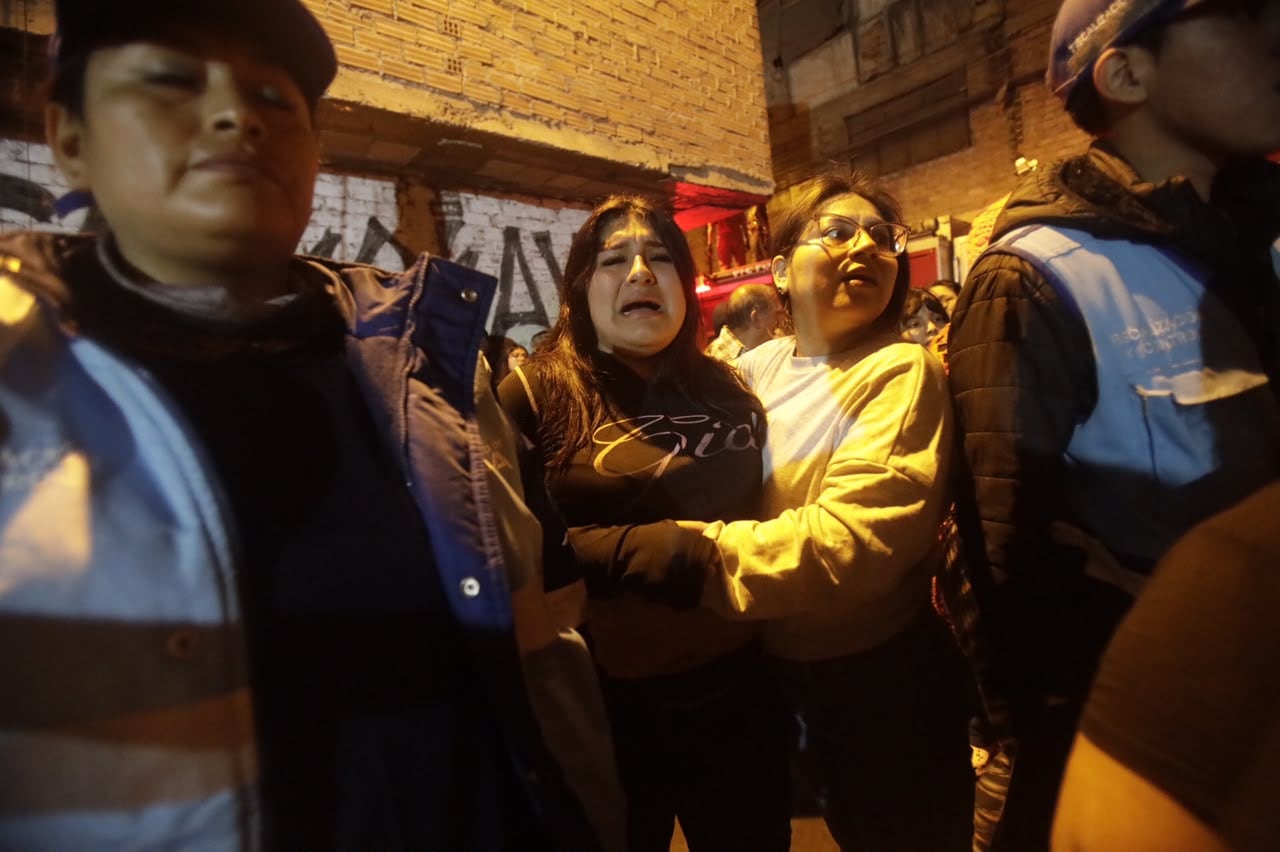 Extorsionadores destruyeron motos eléctricas estacionadas en la Urb. Manzanilla 2 en el Cercado de Lima. (Foto: César Grados / @photo.gec)
