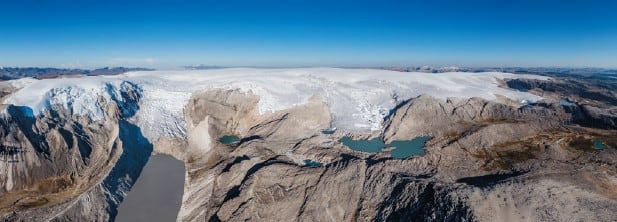 Retroceso glaciar y formación de lagunas de origen glaciar en el Quelccaya, cordillera Vilcanota, en el 2022. Foto: Renny Diaz.