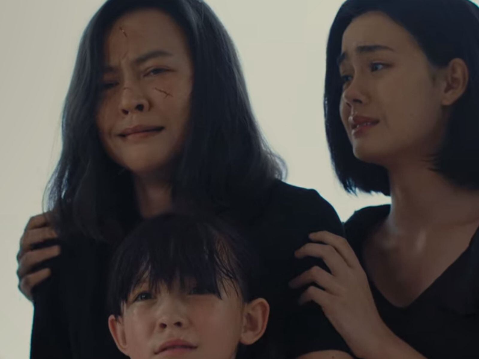 Hacia al final de la película “Susurros mortales”, la familia de Yam le organiza un funeral (Foto: Major Join Film)