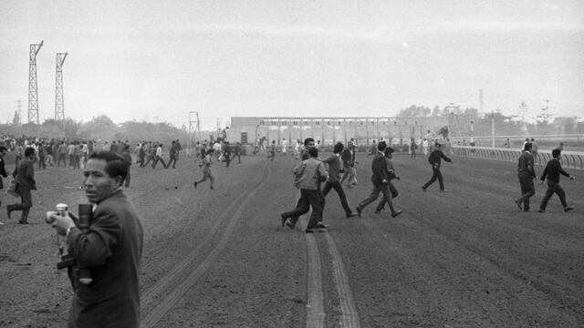 Público invadió pista de carrera del Hipódromo de Monterrico durante terremoto de 1970