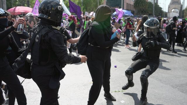 Día de la Mujer en México EN VIVO: Al menos 12 mujeres heridas en la marcha del 8M en la Ciudad de México 