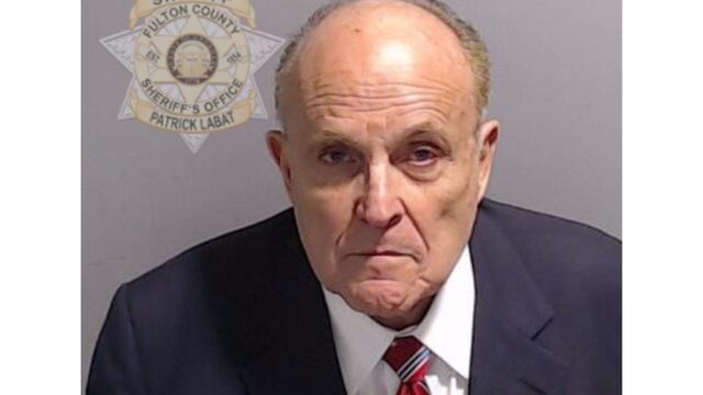 Rudy Giuliani, imputado junto a Trump, se entrega a las autoridades de Georgia