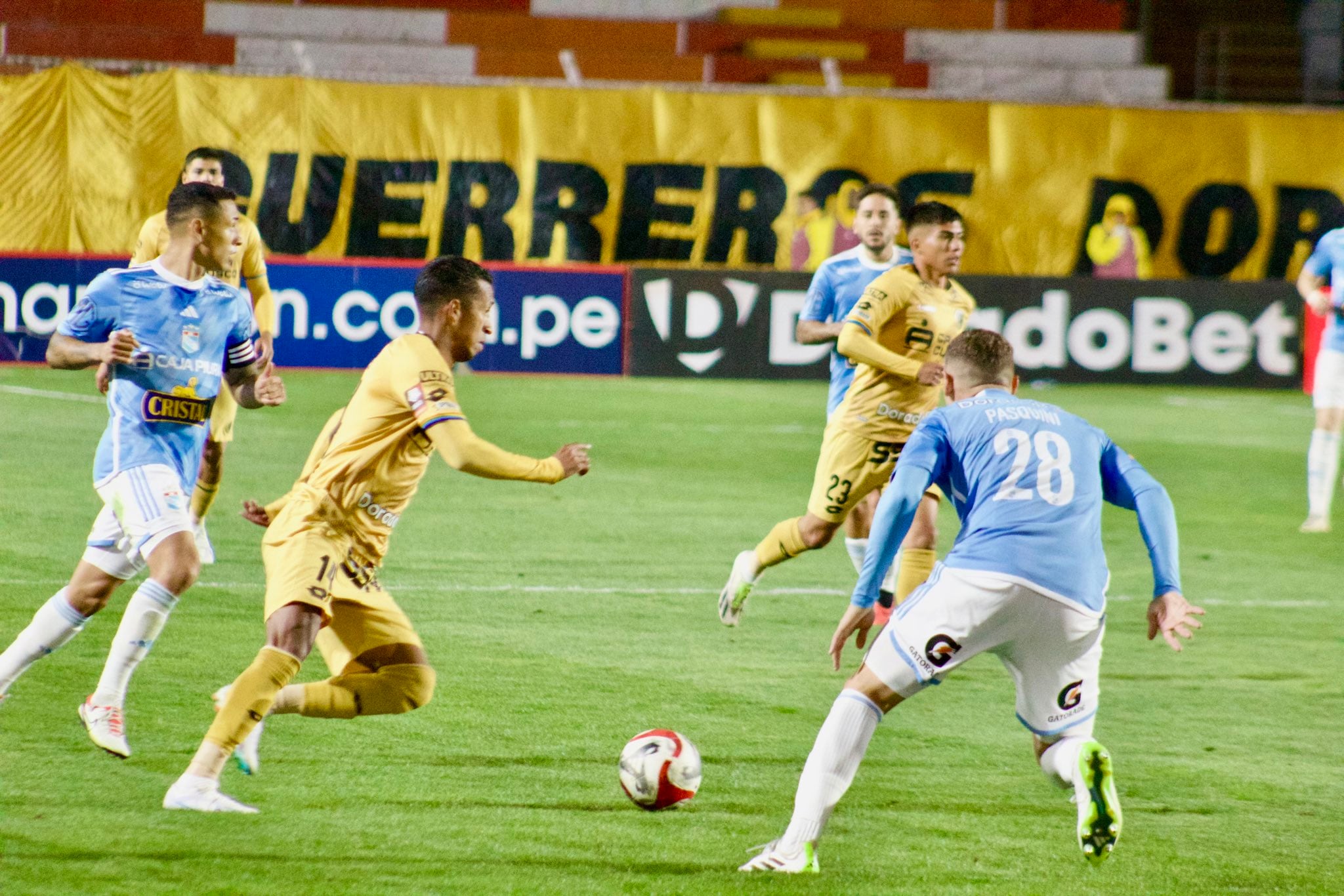 Cristal y Cusco se enfrentaron por la fecha 16 del Torneo Clausura de la Liga 1 Betsson. Foto: @LigaFutProf