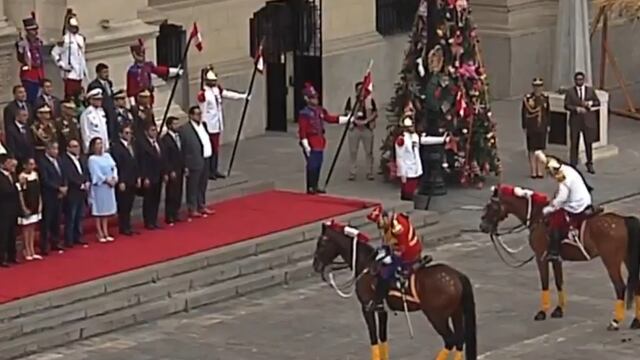 Presidenta Boluarte lideró el cambio de guardia en Palacio de Gobierno