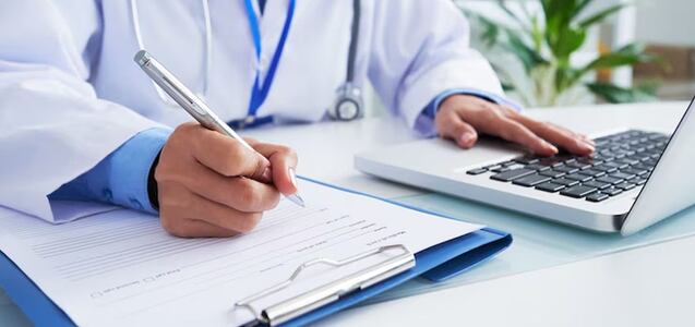 Cómo revalidar tu título en Florida si eres médico extranjero