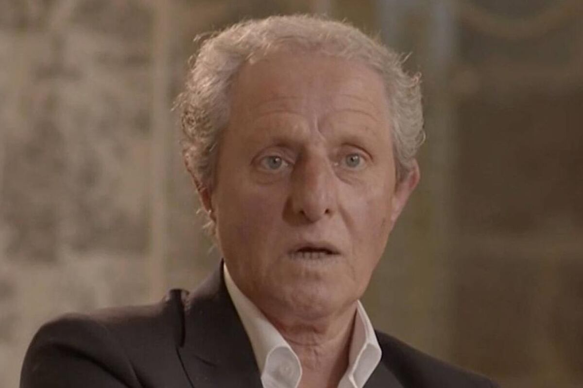 Albert Solà falleció a los 66 años, a poco de la emisión de su entrevista en la que daba más detalles sobre sus afirmaciones acerca de que era hijo de Juan Carlos I (Foto: Mediaset)