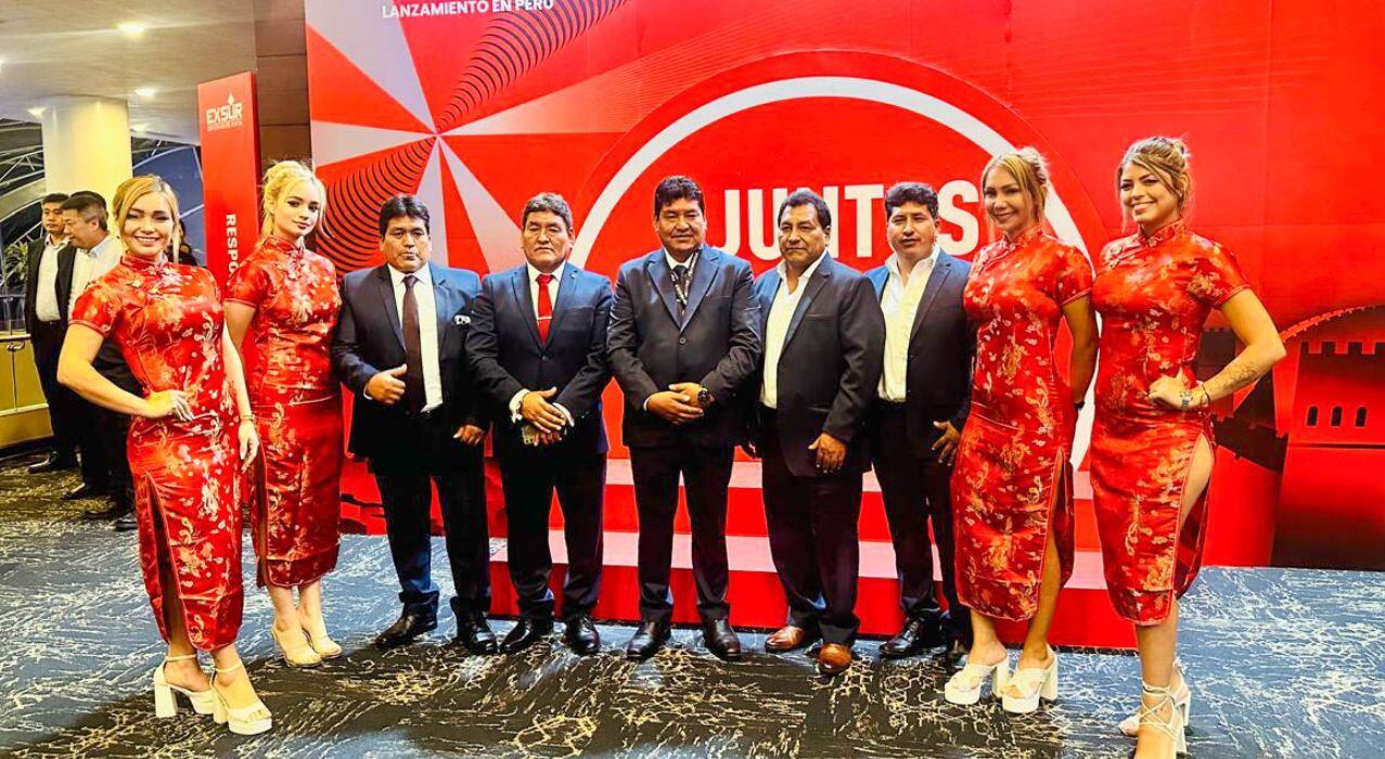 Guzmán Belizario con sus hermanos. (Facebook de Guzmán Belizario).