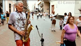Jean Pierre Magnet se convirtió en músico ambulante [VIDEO]