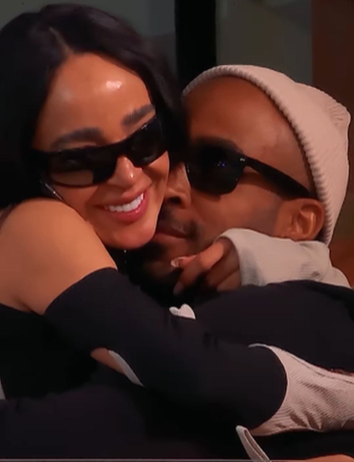 Aquí compartiendo Manelyk González con Caramelo en una de las fiestas de los viernes en "La casa de los famosos All-Stars" (Foto: Telemundo)