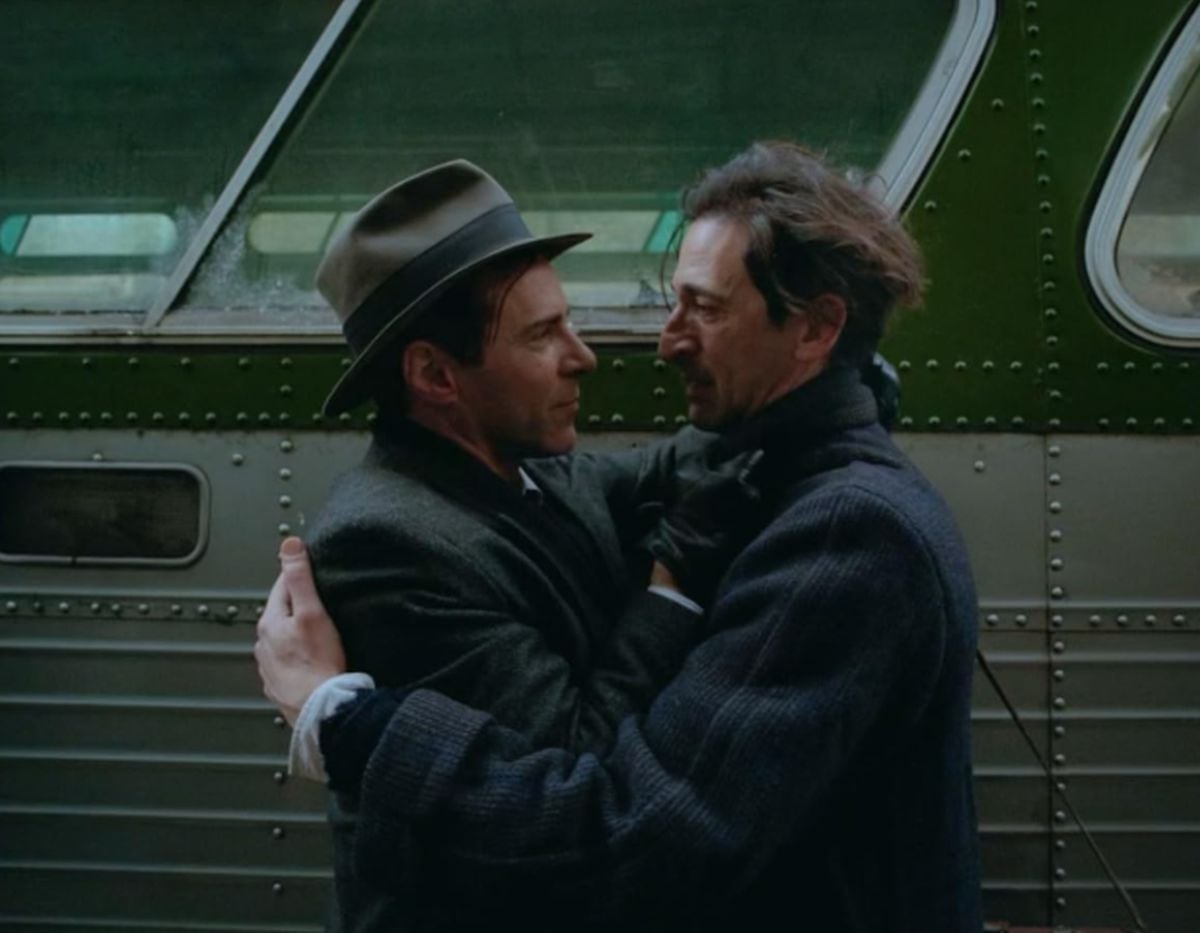 Alessandro Nivola como Attila y Adrien Brody como László Tóth en una escena de "The Brutalist" (Foto: Focus Features)