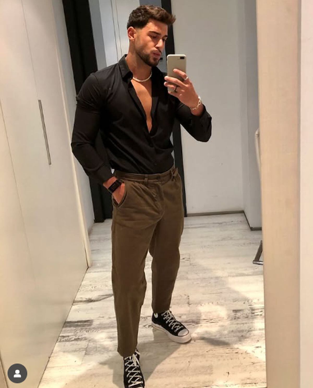 Aquí tomándose una fotografía frente al espejo (Foto: Luis Caparrós / Instagram)