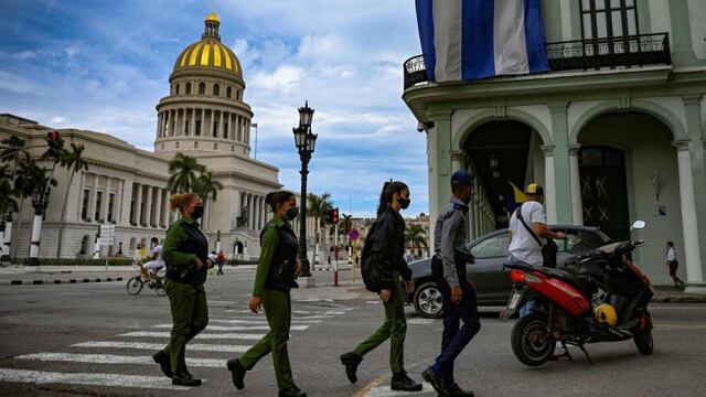 Cuba desactiva la protesta del 15N con policías en las calles, detenciones y actos de repudio | FOTOS
