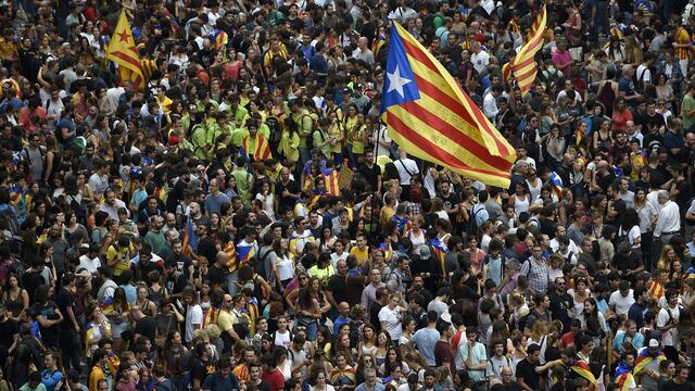 Bolsas europeas caen mientras España y bancos sufren por crisis catalana 