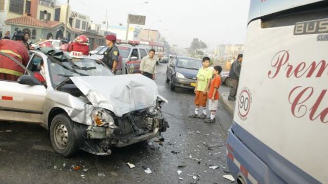 Bus interprovincial causó accidente La Victoria y dejó cuatro heridos