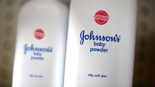 Johnson & Johnson retira un lote de talco para bebés en EE.UU. por aparición de amianto