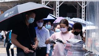 Hong Kong: cientos hacen fila para comprar la última edición del diario prodemocracia Apple Daily | FOTOS