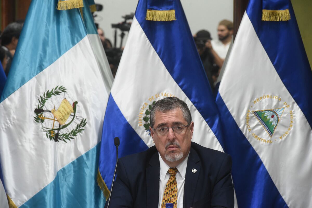 El presidente electo de Guatemala, Bernardo Arevalo de León, acudió este lunes a la sede del Tribunal Supremo Electoral, el 2 de octubre de 2023, en Ciudad de Guatemala, Guatemala. (Foto de Edwin Bercián / EFE)