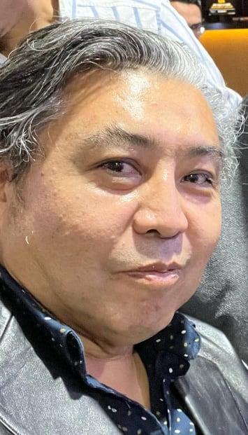 Roberto Tello también tiene licenciatura en Ciencias de la Comunicación (Foto: Roberto Tello /Instagram)